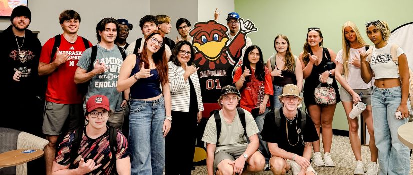 Silvia Patricia Rios Husain with a group of students 