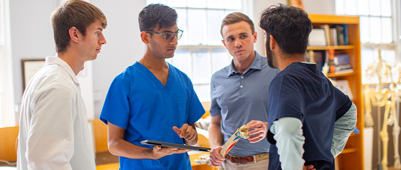 Students presenting at Discover USC